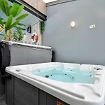 펜션 Luxury Pool In *