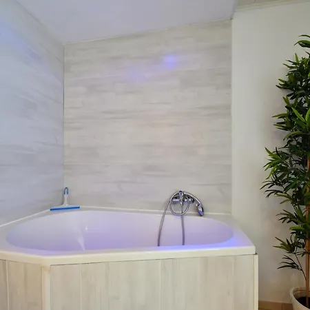 度假居 Luxury Pool In Goesnes