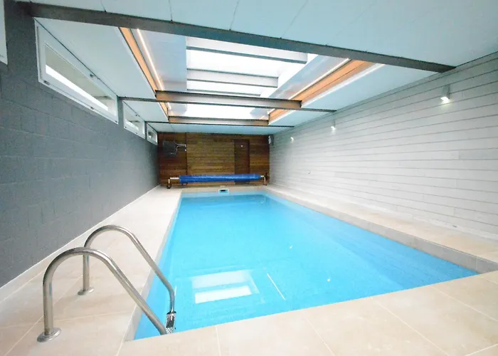 Holiday home Luxury Pool In