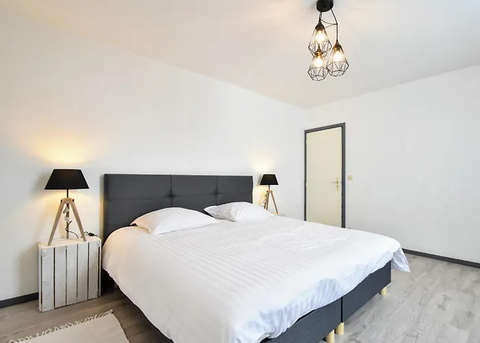 Luxury Pool In بيت للعطل *