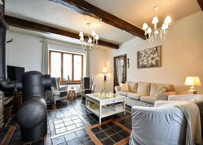 Luxury Pool In بيت للعطل